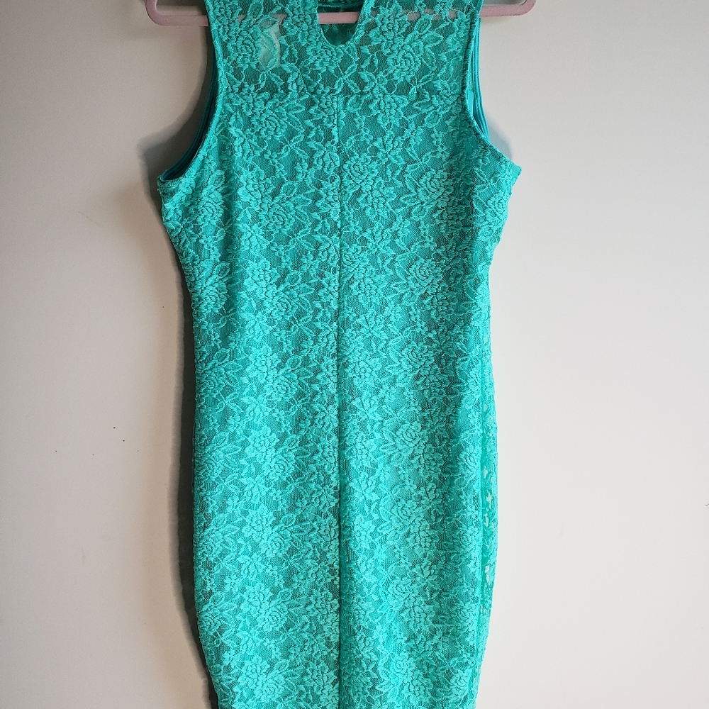 Dress - Picture 2 of 4